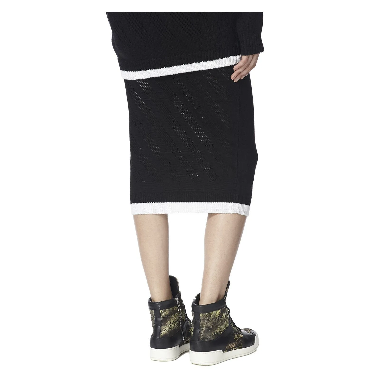 HOLED DIAGONALS BLACK KNITTED SKIRT